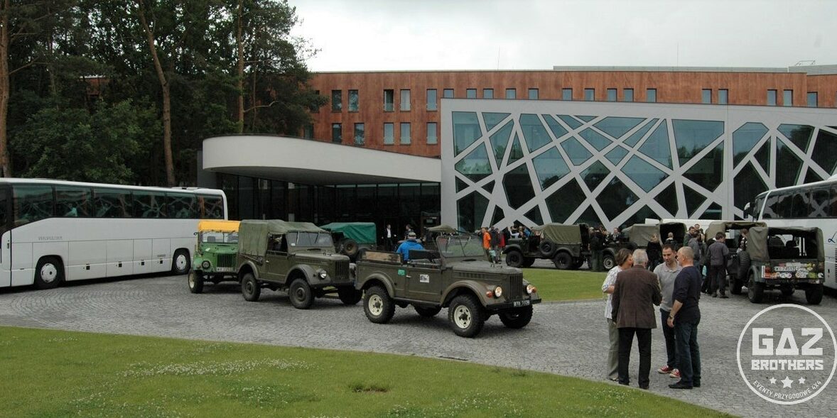 Event integracyjny w hotelu Narvil. Gra terenowa w samochodach 4×4. Hotel Narvil, event 4x4, samochody terenowe, Gaz 69