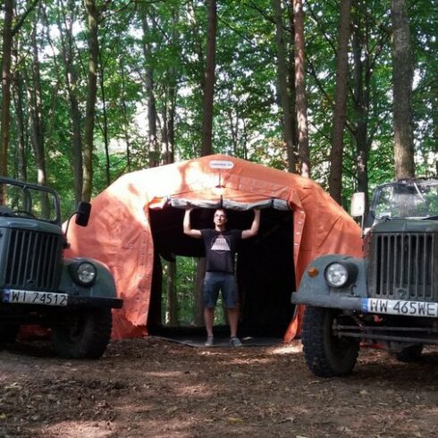 Samochody terenowe podczas eventu w Kazimierzu