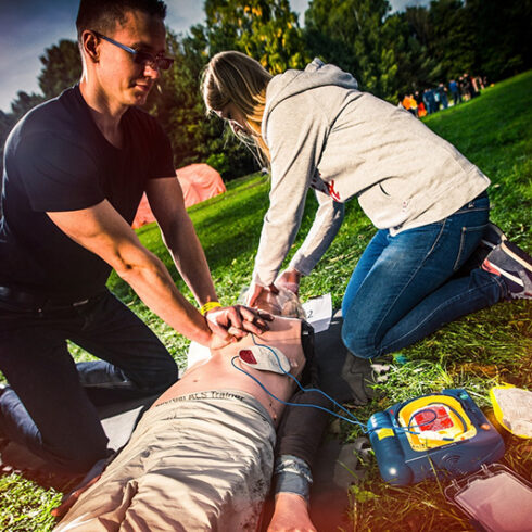 Masaż serca na evencie firmowym