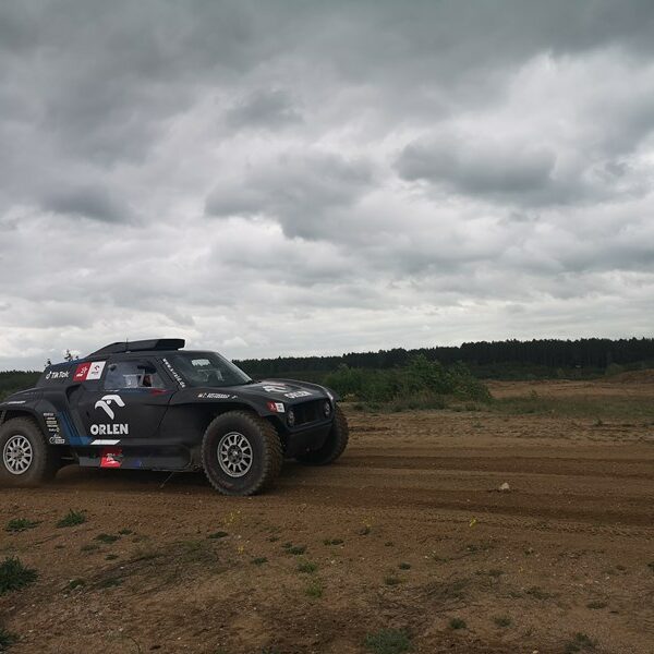 Kuba Przygoński na torze off-road w Przasnyszu